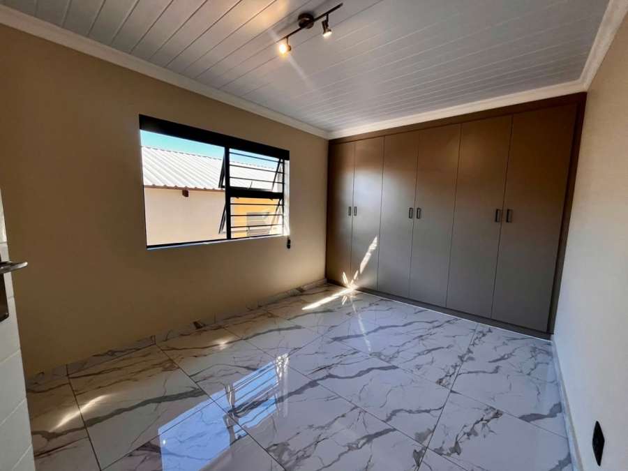 To Let 4 Bedroom Property for Rent in Cashan North West